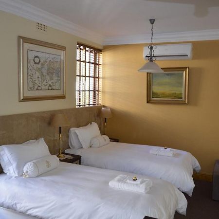 Woodlands Guest House เคปทาวน์ ภายนอก รูปภาพ