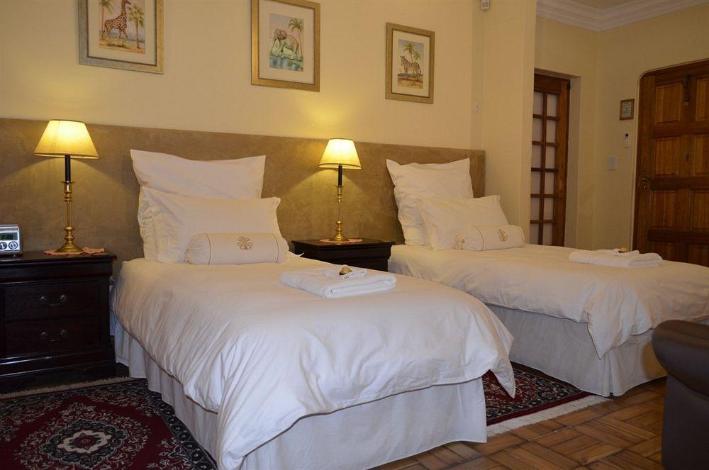 Woodlands Guest House เคปทาวน์ ภายนอก รูปภาพ