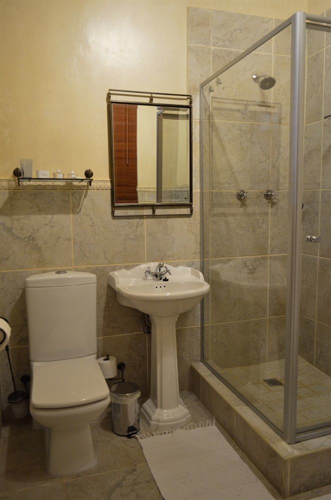 Woodlands Guest House เคปทาวน์ ภายนอก รูปภาพ